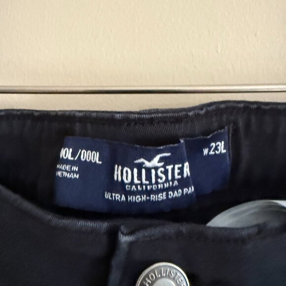 Hollister Ultra High-Rise Cargo Dad Pant - Picture 2 of 3